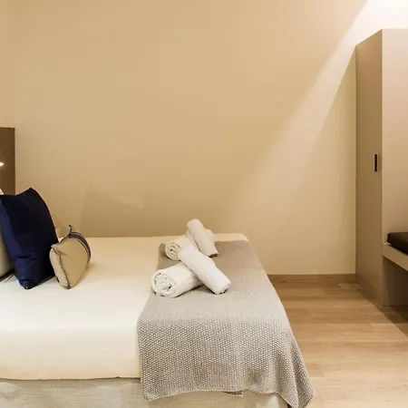 Fisa Rentals Ramblas Apartments-3