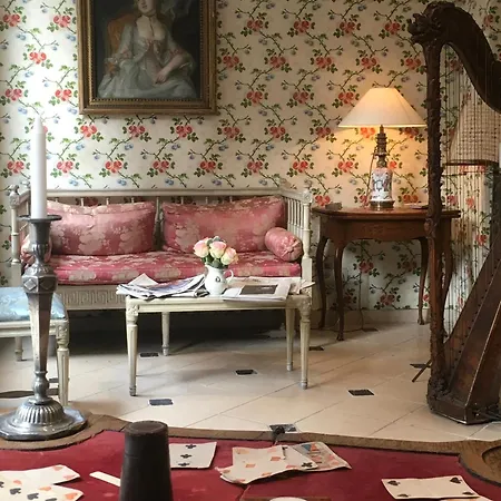 Hotel Caron De Beaumarchais-3