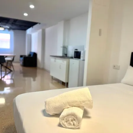 Deshoras Apartments-3