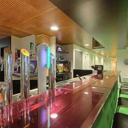 Auberge De Jeunesse Hi Paris Yves Robert-2