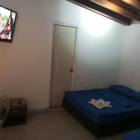 Yellow House Hostel-3