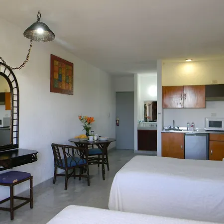 Hotel Imperial Laguna Faranda Cancún-3