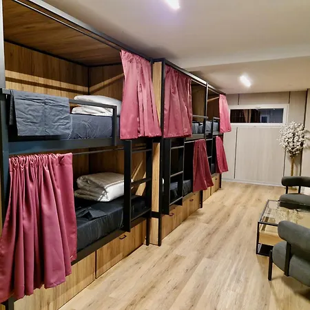 Velvet Hostel Business-3