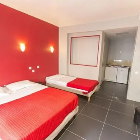 Hipotel Paris Montmartre Gare Du Nord-3