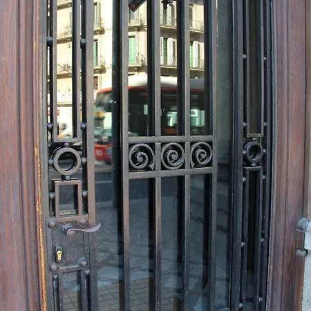 Alternative Creative Youth Hostel Barcelona-2