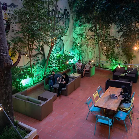 The Loft Hostel Barcelona La Pedrera-2