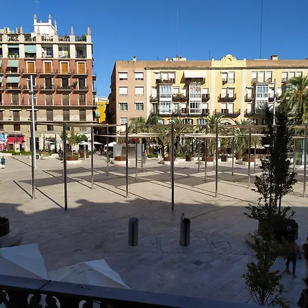 Flats Friends Plaza de la Reina-3