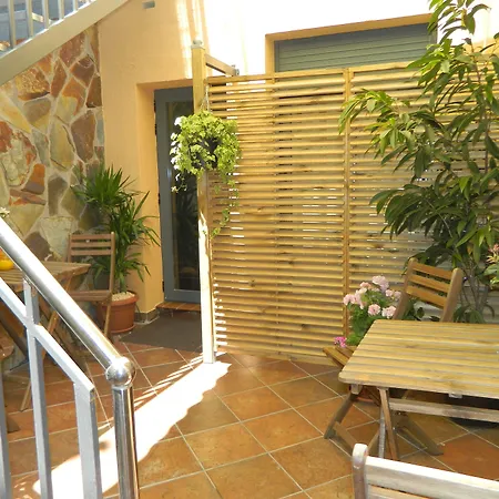Hostal House-2