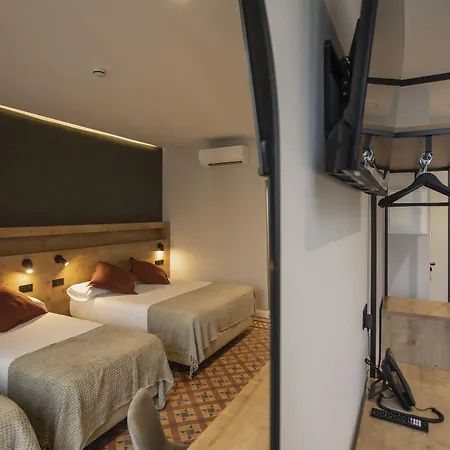 Fontanella By Bcn Urban Rooms-3