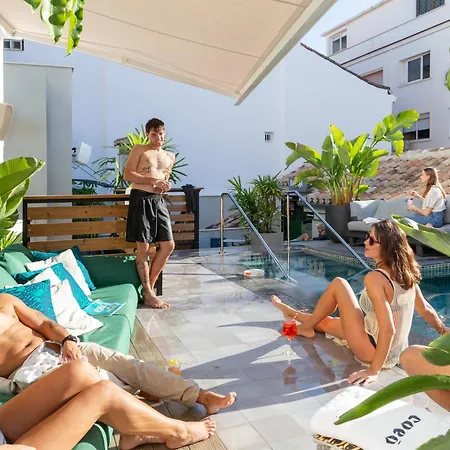 Coeo Hernan Ruiz Rooftop Pool Hostel-3