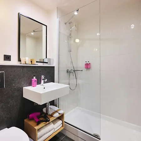 Moxy Paris Bastille-3