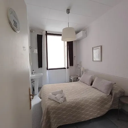 Hostal Dragonflybcn-2