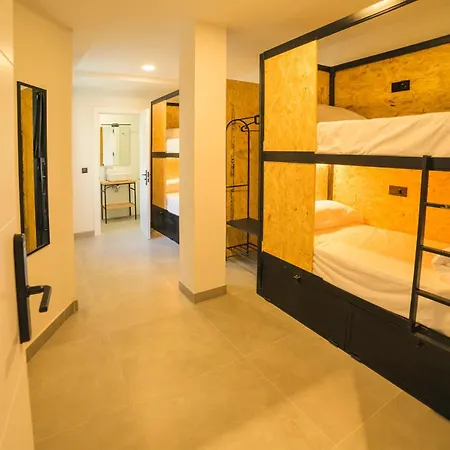 Hostel Nixar-3