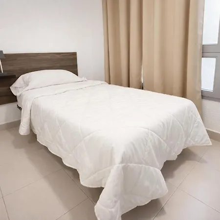 Alicante Beach Hostel-3