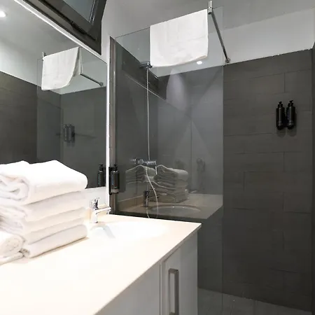 Fira Apartments By Gaiarooms-2