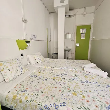 Central And Basic Universitat For Young Hostel-3