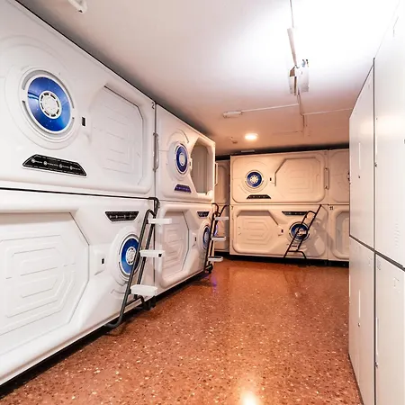 Just Hostel Capsules Alicante - Free Towels & Luggage Storage - Near Railway-2