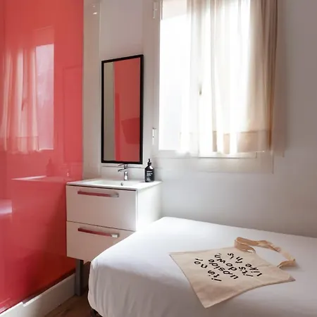 Chic&Basic Tallers Hostal-3