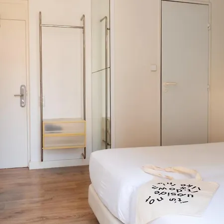 Chic&Basic Tallers Hostal-2