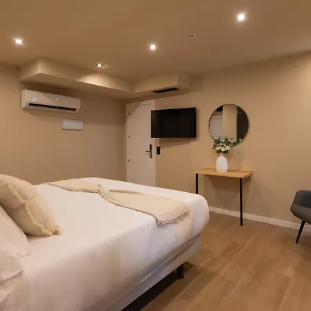 Arena Málaga Suites-3