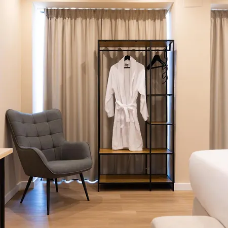 Arena Málaga Suites-2