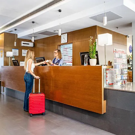 Holiday Inn Express Barcelona City 22@ By Ihg-2