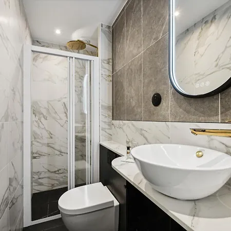 Hotel Mondial-2