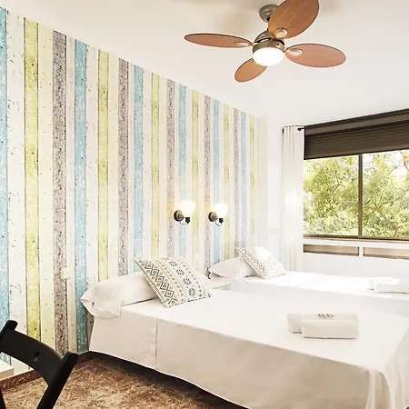 Gran Via Guesthouse-3