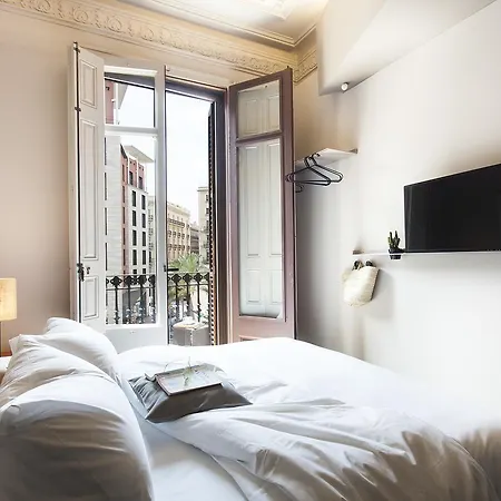 DestinationBCN - Universitat Rooms-2