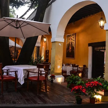 Suites Los Camilos-3