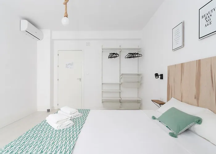 Casa M&J GuestHouse Alicante