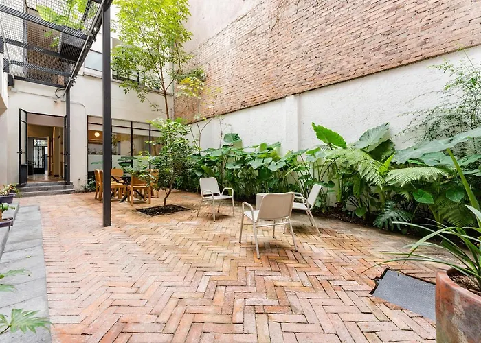 Albergue Casa Danubio Reforma by VH México DF