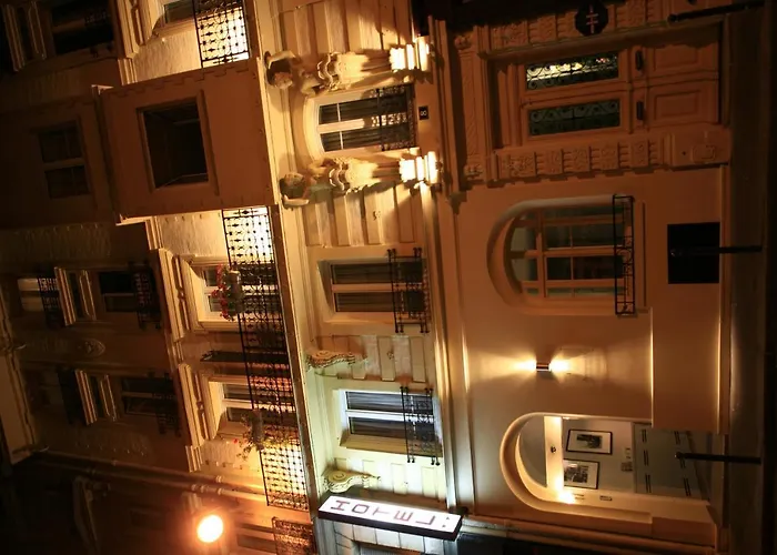 Hotel De Nemours París