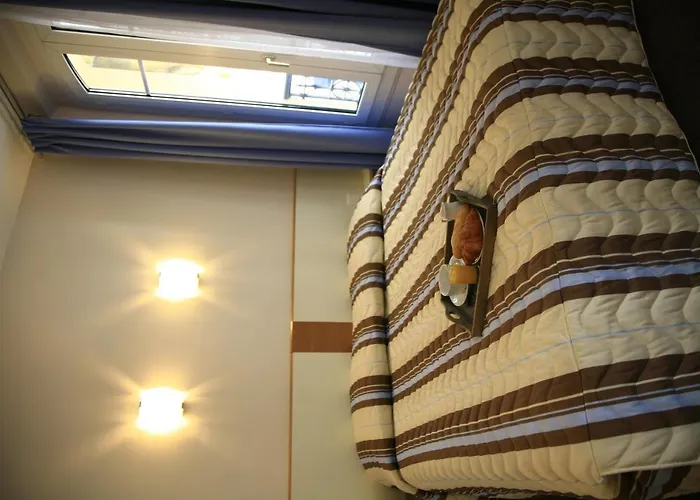 Hotel De Nemours París