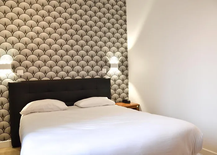 Hotel De La Perdrix Rouge París