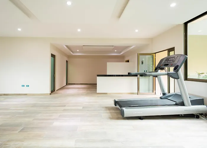 Palmarena Rooms & Residences - Long Stay Comfort With Parking, Sauna, Gym & Pool - Steps From 5Th Avenue Playa del Carmen