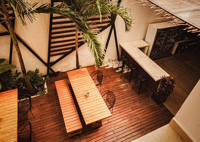 Hoteles BaratosNomads & Rooftop Pool Cancun