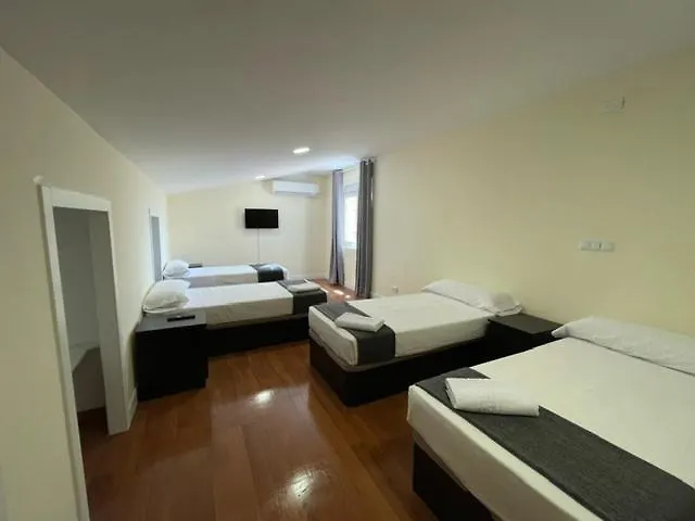 Chalet Pension Rooms Abril Madrid