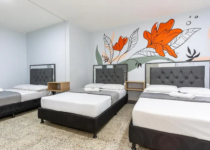 Hotel Guayacanes 70 Medellín