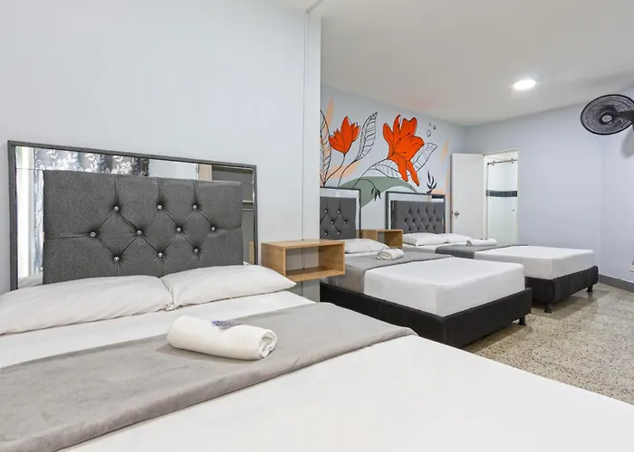 Hotel Guayacanes 70 Medellín