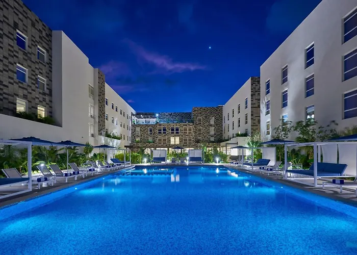 City Express Plus By Marriott Cancun Aeropuerto Riviera