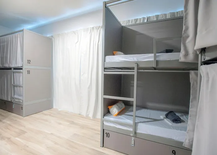 Hostel Dos Estaciones - FREE towels, coffee&tea, remote check-in Alicante