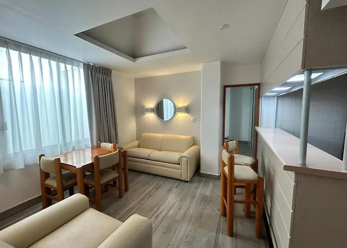 Hoteles BaratosArquimedes