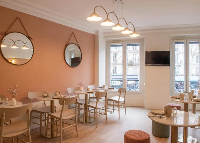 Hotel Avama Prony París