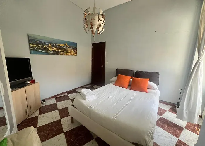Santa Isabel Low Cost Rooms In Private House Sevilla