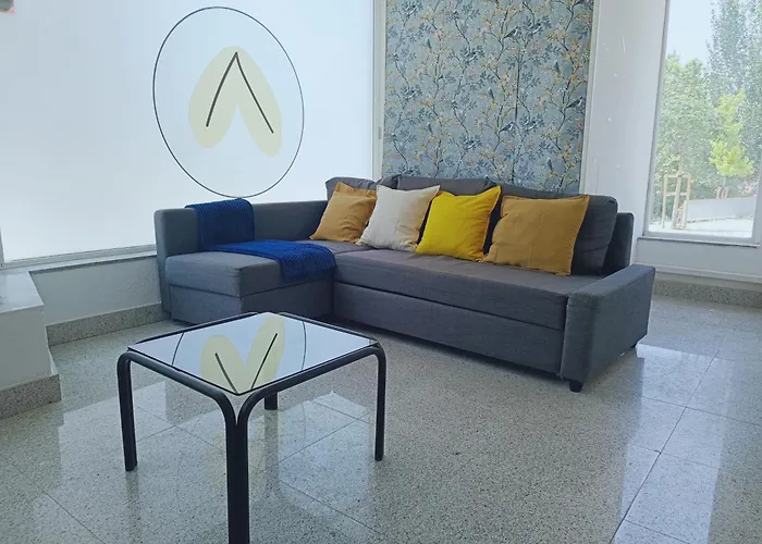 Alexa Host Vallecas Madrid