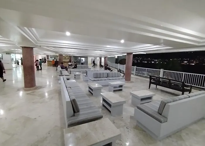 SUITE EN TORRES GEMELAS a pie de playa 611 Acapulco