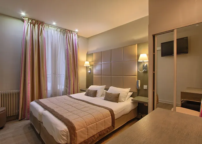 Villa Margaux Opéra Montmartre París