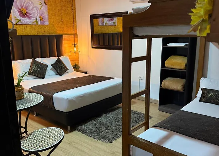 Hoteles BaratosGarden Lleras 10