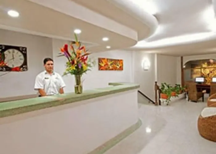 Hoteles BaratosEmperador Vallarta Beachfront &Suites